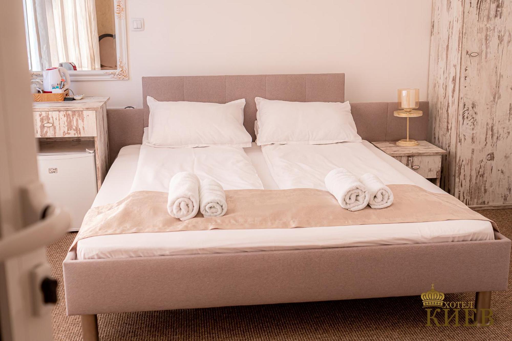 Hotel Kiev เวลีคอเทอร์โนโว ภายนอก รูปภาพ