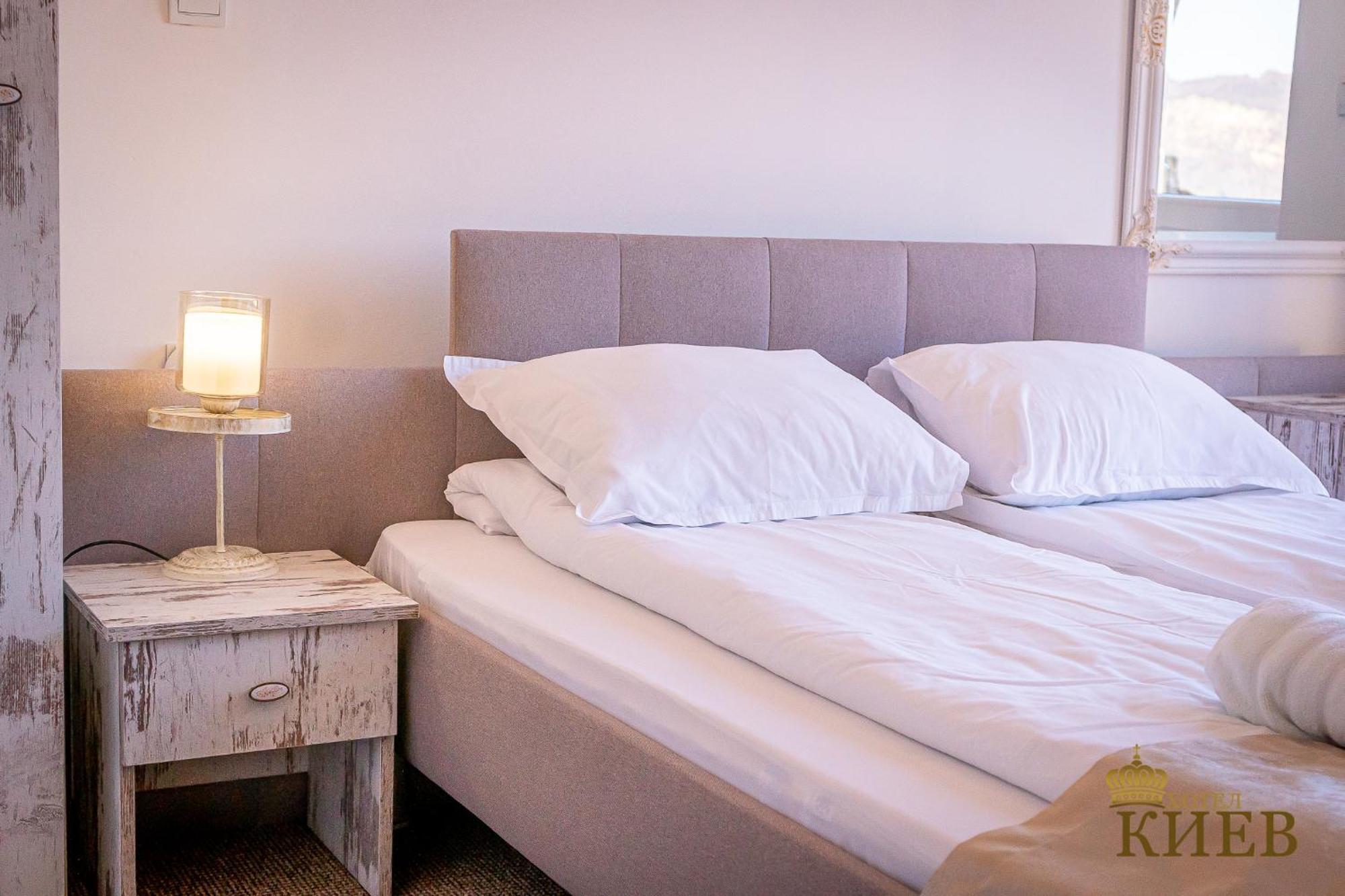 Hotel Kiev เวลีคอเทอร์โนโว ภายนอก รูปภาพ